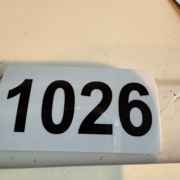 BartlettYarns Women Cardigan reverse shaker stitch with hand cast pewter button - Picture 13 of 14